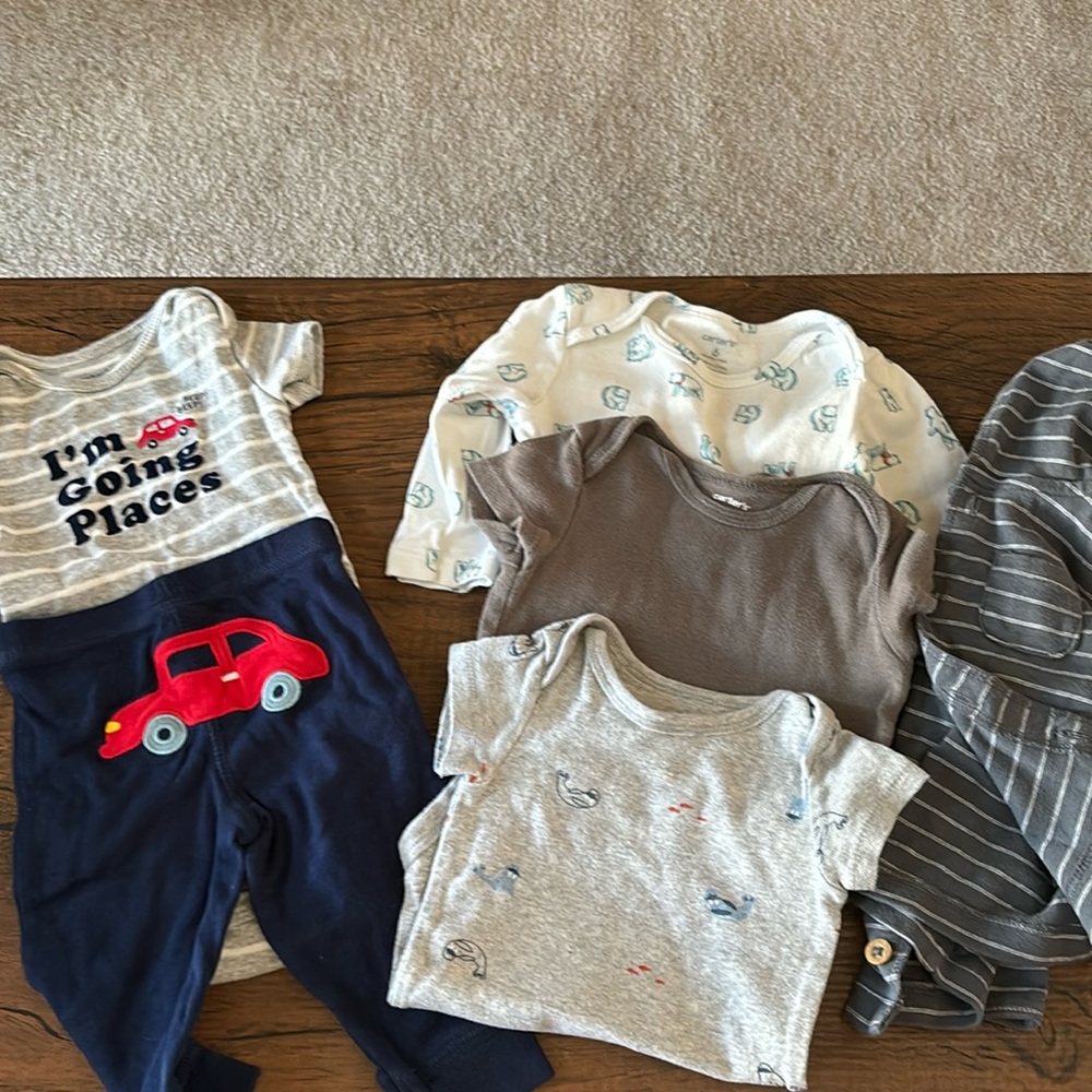 Baby boy Clothing Bundle 6 Months. Lot of 6 items